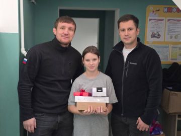 История личного шефства: ямальцы поддерживают девочку из Волновахского округа