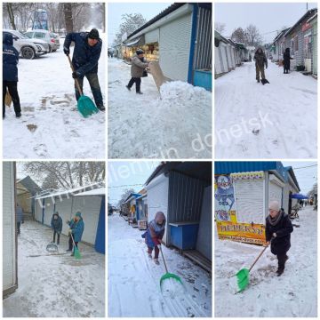 Алексей Кулемзин: Сотрудники ГУП ДНР «РЫНКИ ДОНБАССА» расчищают снег на прилегающих территориях для обеспечения стабильной работы торговых рядов