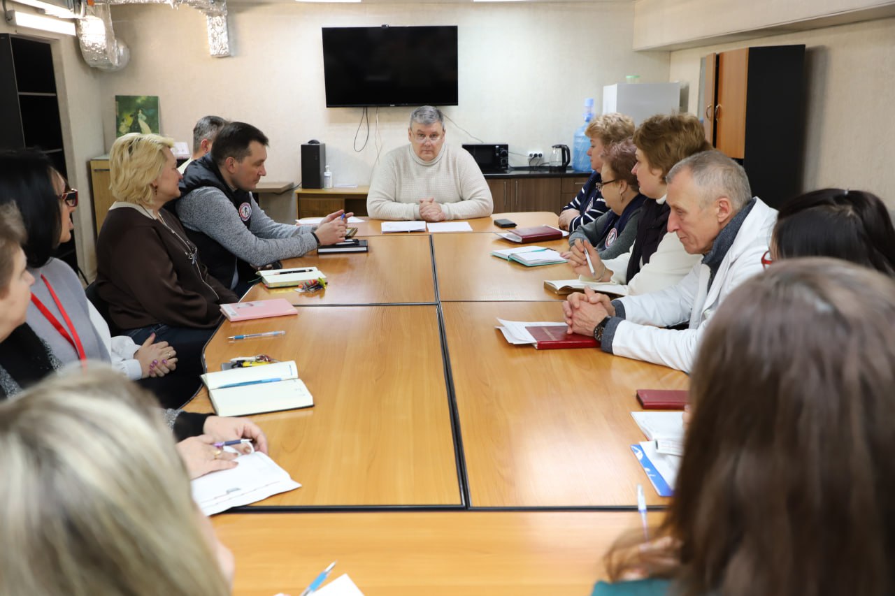 Юрий Покинтелица: Выполнения поручения Главы ДНР Дениса Владимировича Пушилина о проведении встреч с жителями и трудовыми коллективами Республики, провел рабочую встречу с руководителями цехов Центра