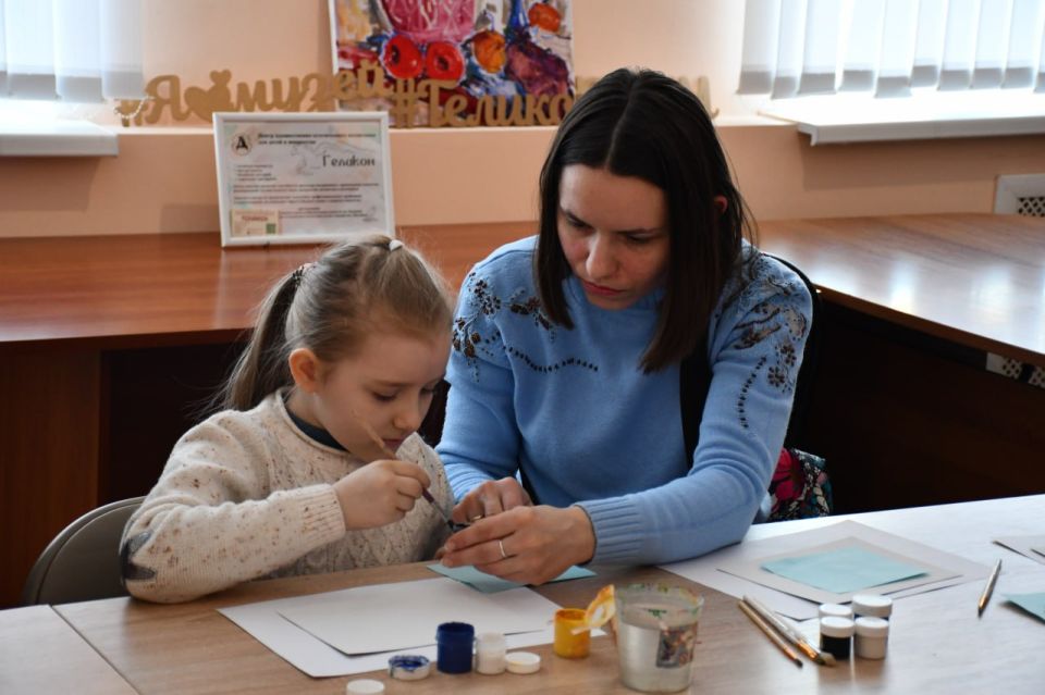 Поймать свет, как Куинджи: мастер-класс в музее для подопечных фонда «Защитники Отечества» Поймать свет, как Куинджи: мастер-класс в музее для подопечных фонда «Защитники Отечества»