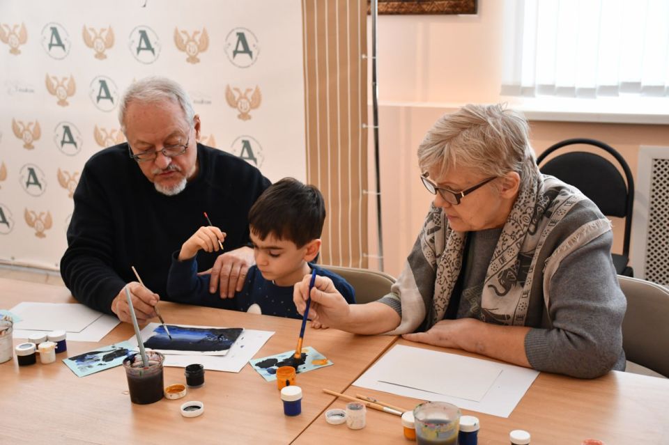 Поймать свет, как Куинджи: мастер-класс в музее для подопечных фонда «Защитники Отечества» Поймать свет, как Куинджи: мастер-класс в музее для подопечных фонда «Защитники Отечества»