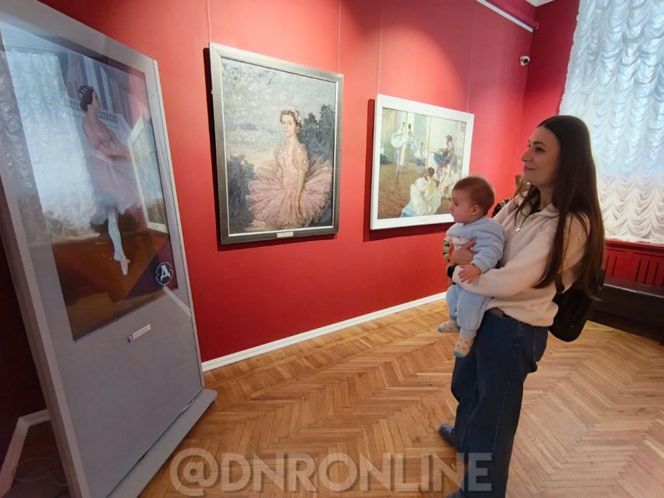 В Донецке продолжается экспозиция «Диалог сквозь столетия» В Донецке продолжается экспозиция «Диалог сквозь столетия»