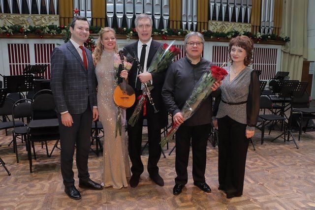 «Звезды XXI века» на донецком музыкальном небосклоне «Звезды XXI века» на донецком музыкальном небосклоне