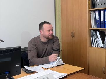 Заместитель главы Администрации муниципального образования городского округа Харцызск Александр Костюченко провел встречу с трудовым коллективом ГБУ «Харцызский городской центр занятости»