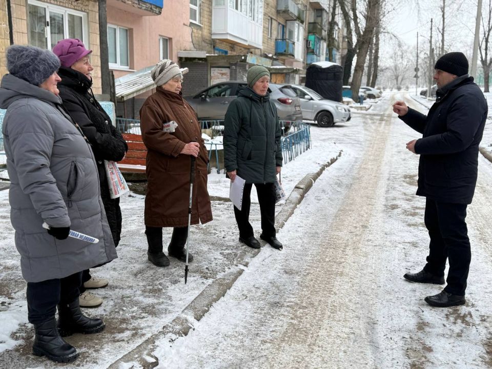Сегодня, 22 января, в рамках проекта «Управдом» ВПП «ЕДИНАЯ РОССИЯ», состоялась встреча с жителями улицы Короленко г. Моспино Сегодня, 22 января, в рамках проекта «Управдом» ВПП «ЕДИНАЯ РОССИЯ», состоялась встреча с жителями улицы Короленко г. Моспино