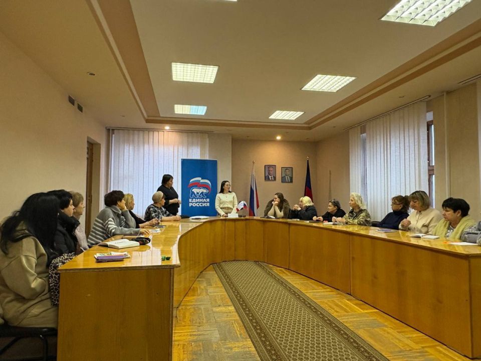 В Управе Ленинского внутригородского района прошло собрание старших по домам, организованное в рамках партийного проекта "Школа ЖКХ" В Управе Ленинского внутригородского района прошло собрание старших по домам, организованное в рамках партийного проекта "Школа ЖКХ"