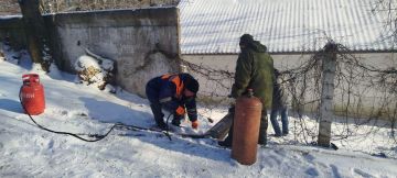 Сергей Желновач: Рабочая бригада из Хабаровского края разморозила водопровод в Дебальцево