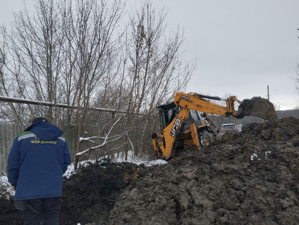 Роман Конев: ФИЛИАЛ «ГОРЛОВСКОЕ ПУВКХ» ГУП ДНР «ВОДА ДОНБАССА» совместно с коллегами из шеф-региона Кузбасс Роман Конев: ФИЛИАЛ «ГОРЛОВСКОЕ ПУВКХ» ГУП ДНР «ВОДА ДОНБАССА» совместно с коллегами из шеф-региона Кузбасс