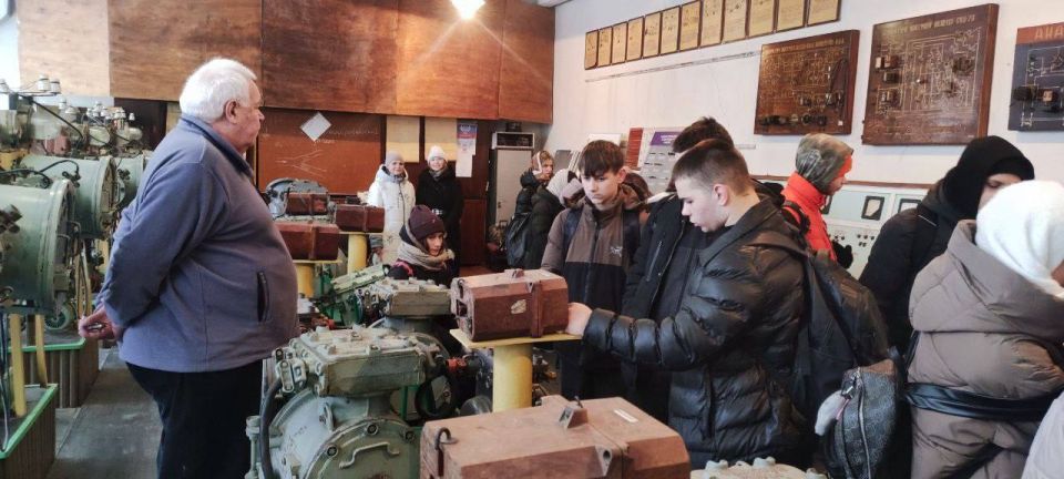 Сегодня, 23 января, в рамках партийного проекта «Моя карьера с Единой Россией» в Макеевском многопрофильном техникуме Советского внутригородского района городского округа Макеевка состоялся День открытых дверей «Моя будущая... Сегодня, 23 января, в рамках партийного проекта «Моя карьера с Единой Россией» в Макеевском многопрофильном техникуме Советского внутригородского района городского округа Макеевка состоялся День открытых дверей «Моя будущая...