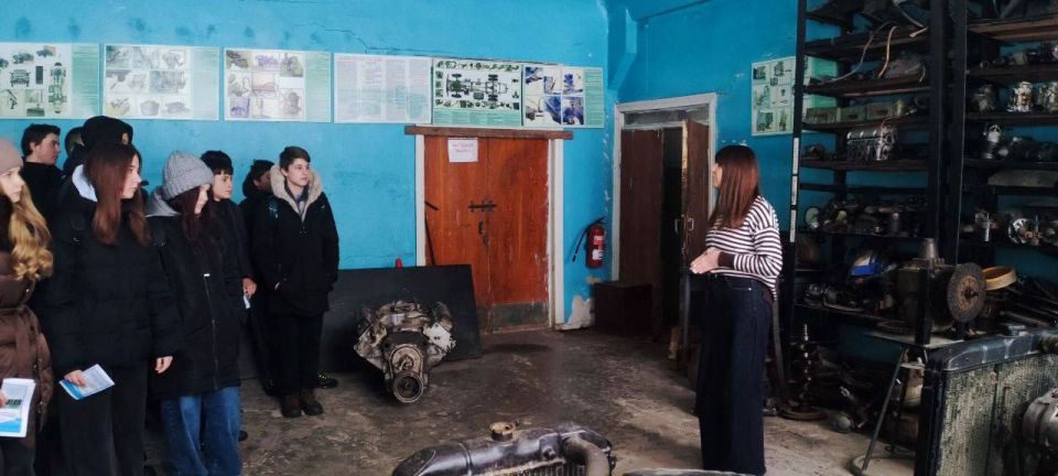 Сегодня, 23 января, в рамках партийного проекта «Моя карьера с Единой Россией» в Макеевском многопрофильном техникуме Советского внутригородского района городского округа Макеевка состоялся День открытых дверей «Моя будущая... Сегодня, 23 января, в рамках партийного проекта «Моя карьера с Единой Россией» в Макеевском многопрофильном техникуме Советского внутригородского района городского округа Макеевка состоялся День открытых дверей «Моя будущая...