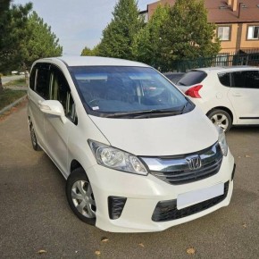1270 �.p. Honda Freed, 2014 �.�