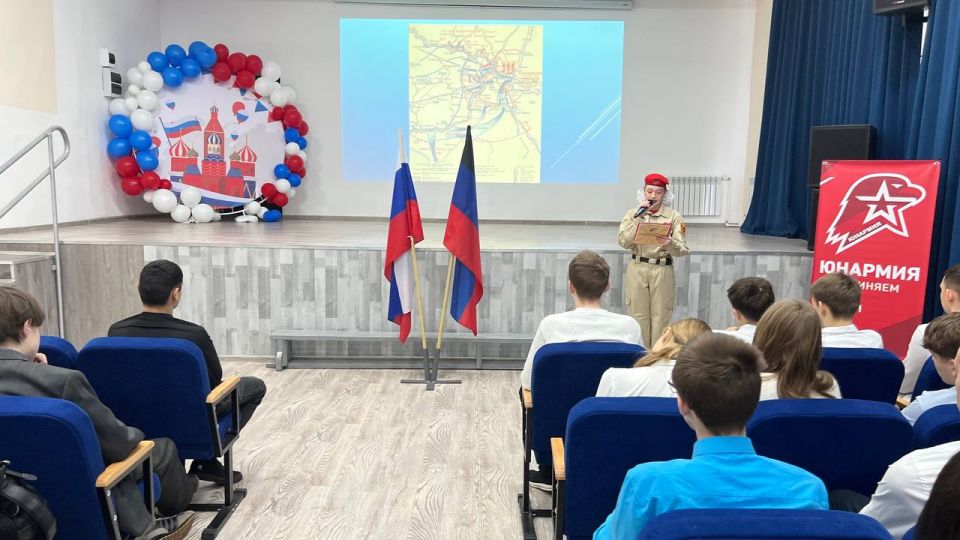 Школьникам Кировского рассказали о подвиге защитников Сталинграда Школьникам Кировского рассказали о подвиге защитников Сталинграда
