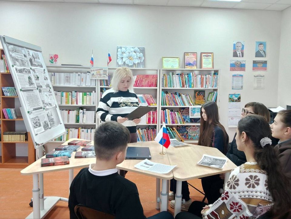 Библиотеки округа почтили память героев Сталинградской битвы в рамках проекта «Историческая память» Библиотеки округа почтили память героев Сталинградской битвы в рамках проекта «Историческая память»