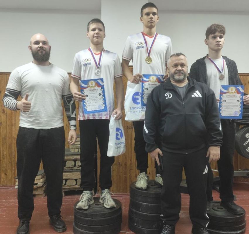 30 января в г.Торез состоялись соревнования в рамках проекта: "Армрестлинг в школу" 30 января в г.Торез состоялись соревнования в рамках проекта: "Армрестлинг в школу"
