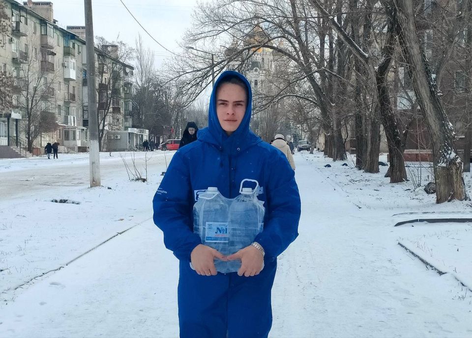 Молодёжка не оставляет в беде Молодёжка не оставляет в беде