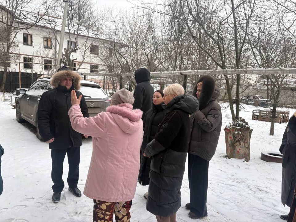 По поручению Главы ДНР Дениса Пушилина 02.02.2026 по адресу: г. Донецк, ул. Кирова, 49 состоялась встреча с жителями, на которой присутствовали руководитель Управы Ленинского внутригородского района Татьяна Темникова... По поручению Главы ДНР Дениса Пушилина 02.02.2026 по адресу: г. Донецк, ул. Кирова, 49 состоялась встреча с жителями, на которой присутствовали руководитель Управы Ленинского внутригородского района Татьяна Темникова...