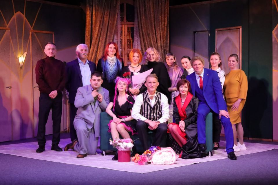 Премьера комедии «Номер с фруктами» в Мариупольском русском драматическом театре!