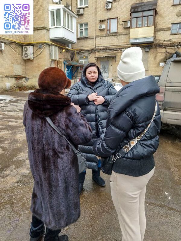 По поручению Главы Донецкой Народной Республики Дениса Владимировича Пушилина провела встречу с жителями дома по ул. Артёма и прилегающего района По поручению Главы Донецкой Народной Республики Дениса Владимировича Пушилина провела встречу с жителями дома по ул. Артёма и прилегающего района