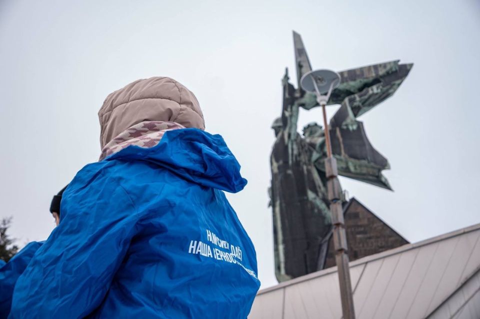 «Его уважали за бесстрашие, ценили за прямоту, любили за верность долгу»: В ДНР почтили память легендарного комбата «Спарты» Моторолы «Его уважали за бесстрашие, ценили за прямоту, любили за верность долгу»: В ДНР почтили память легендарного комбата «Спарты» Моторолы