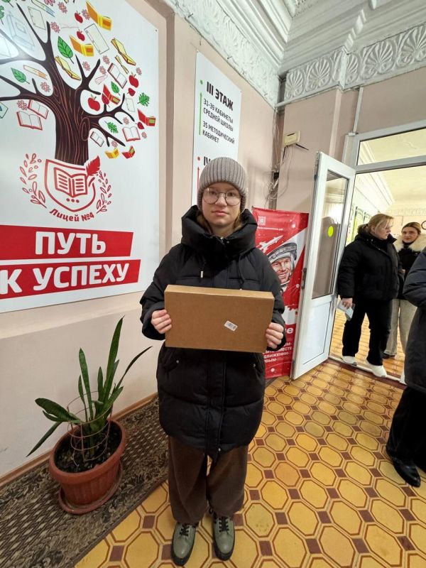 В Горловке продолжается реализация благотворительной акции «Елка желаний» при поддержке Кузбасса В Горловке продолжается реализация благотворительной акции «Елка желаний» при поддержке Кузбасса