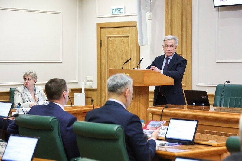 Александр Волошин: #работа_в_СФ. Сегодня в Совете Федерации прошло расширенное заседание Комитета по федеративному устройству, региональной политике, местному самоуправлению и делам Севера под председательством Андрея... Александр Волошин: #работа_в_СФ. Сегодня в Совете Федерации прошло расширенное заседание Комитета по федеративному устройству, региональной политике, местному самоуправлению и делам Севера под председательством Андрея...