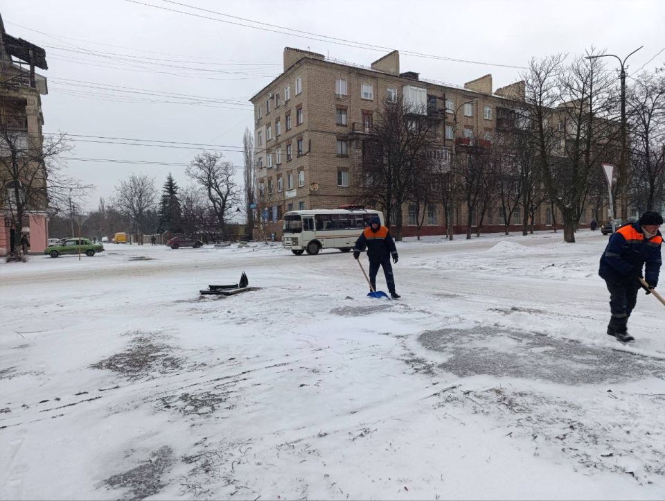МУП «Простор» ежедневно выполняет все необходимые работы по содержанию городских улиц МУП «Простор» ежедневно выполняет все необходимые работы по содержанию городских улиц