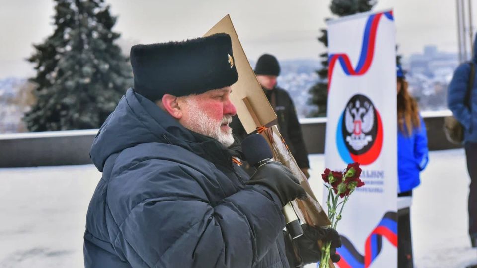 200 дней кровопролитного противостояния фашистам: Донбасс чтит советских воинов, победивших в Сталинградской битве 200 дней кровопролитного противостояния фашистам: Донбасс чтит советских воинов, победивших в Сталинградской битве