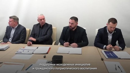 В этом году для молодежи организуют более 10 тысяч мероприятий, сообщил в ходе оперативного совещания врио министра молодежной политики ДНР Денис Шимановский