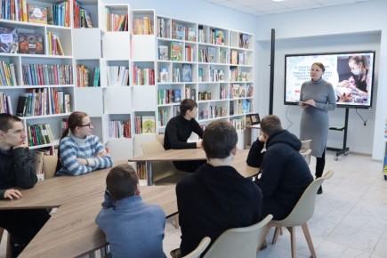 Беседа-игра "Много профессий хороших и важных"