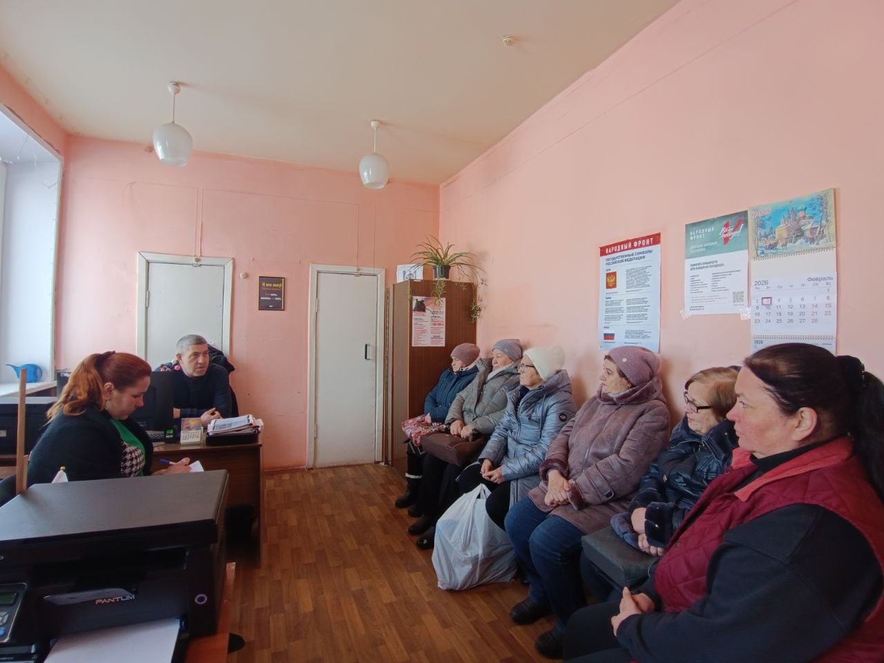 Сегодня Первый заместитель главы Администрации Володарского муниципального округа Боровик Д.В. провёл встречу с жителями с. Республика