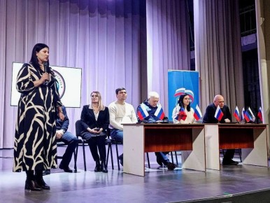 В Торезе прошла рабочая встреча в рамках проекта партии «Единая Россия» «Донбасс — наш дом», который курирует Алексей Муратов