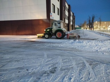 Константин Зинченко: Служба благоустройства «Комфорт» оперативно расчищает Волноваху от снега