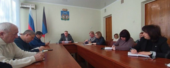 Сергей Юзвинкевич: Сегодня провёл расширенное аппаратное совещание с начальниками отделов и структурных подразделений Администрации Володарского МО, руководителями предприятий, территориальных подразделений министерств и...