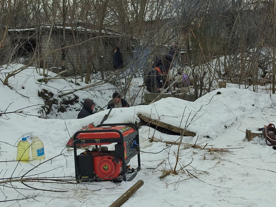 Сегодня, 5 февраля, для восстановления подачи теплоносителя на жилые дома по ул. Алексеева совместными силами Филиала «Макеевкатеплосеть» ГУП ДНР «Донбасстеплоэнерго» и Макеевского филиала НКО «ЕДИНЫЙ РЕГИОНАЛЬНЫЙ ФОНД ПО...
