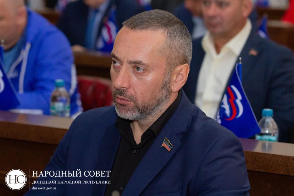 Встреча с сотрудниками Донецкого республиканского протезно-ортопедического центра: обсуждение инфраструктурных проектов Встреча с сотрудниками Донецкого республиканского протезно-ортопедического центра: обсуждение инфраструктурных проектов