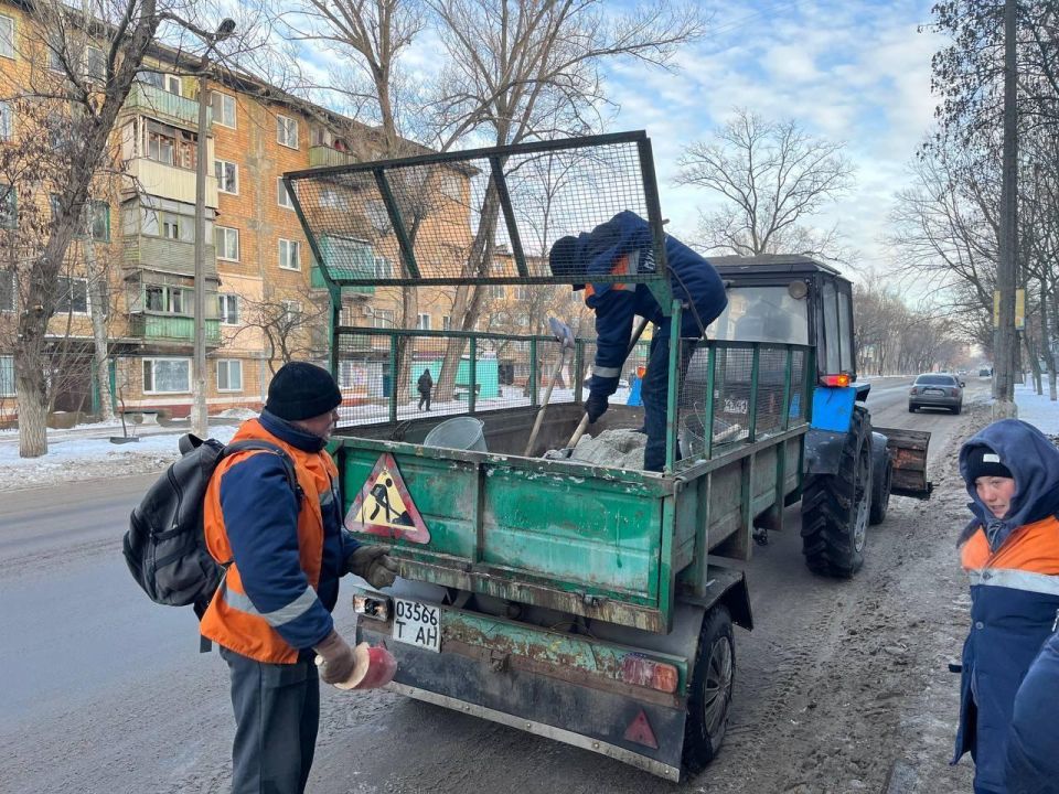 Техника Кузбасса продолжает помогать прифронтовой Горловке в зимний период Техника Кузбасса продолжает помогать прифронтовой Горловке в зимний период