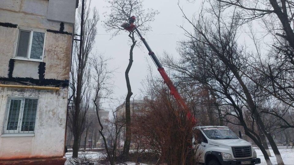 Техника Кузбасса продолжает помогать прифронтовой Горловке в зимний период Техника Кузбасса продолжает помогать прифронтовой Горловке в зимний период