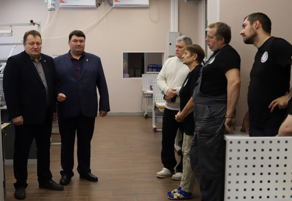 Встреча с сотрудниками Донецкого республиканского протезно-ортопедического центра: обсуждение инфраструктурных проектов Встреча с сотрудниками Донецкого республиканского протезно-ортопедического центра: обсуждение инфраструктурных проектов