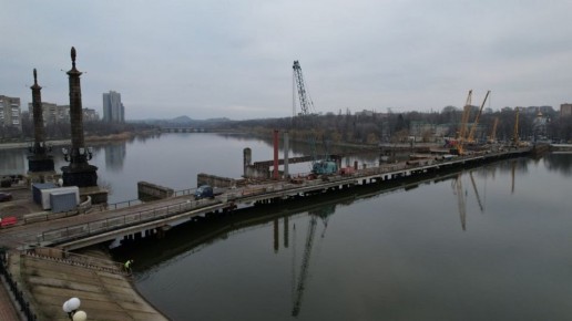 Продолжается масштабная реконструкция моста через реку Кальмиус на проспекте Ильича в Донецке под контролем ГК «Автодор»