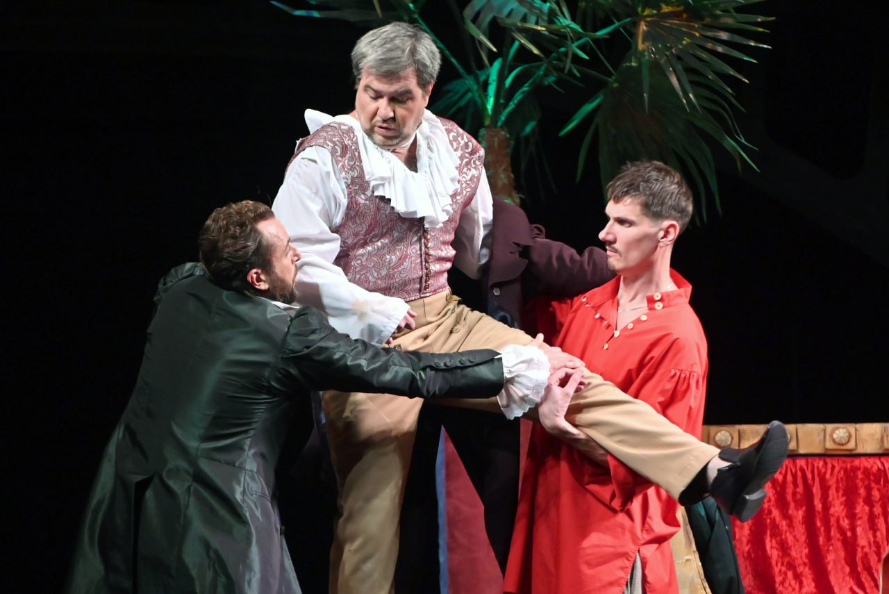 «А ведь хлопотное это дело – женитьба!» «А ведь хлопотное это дело – женитьба!»