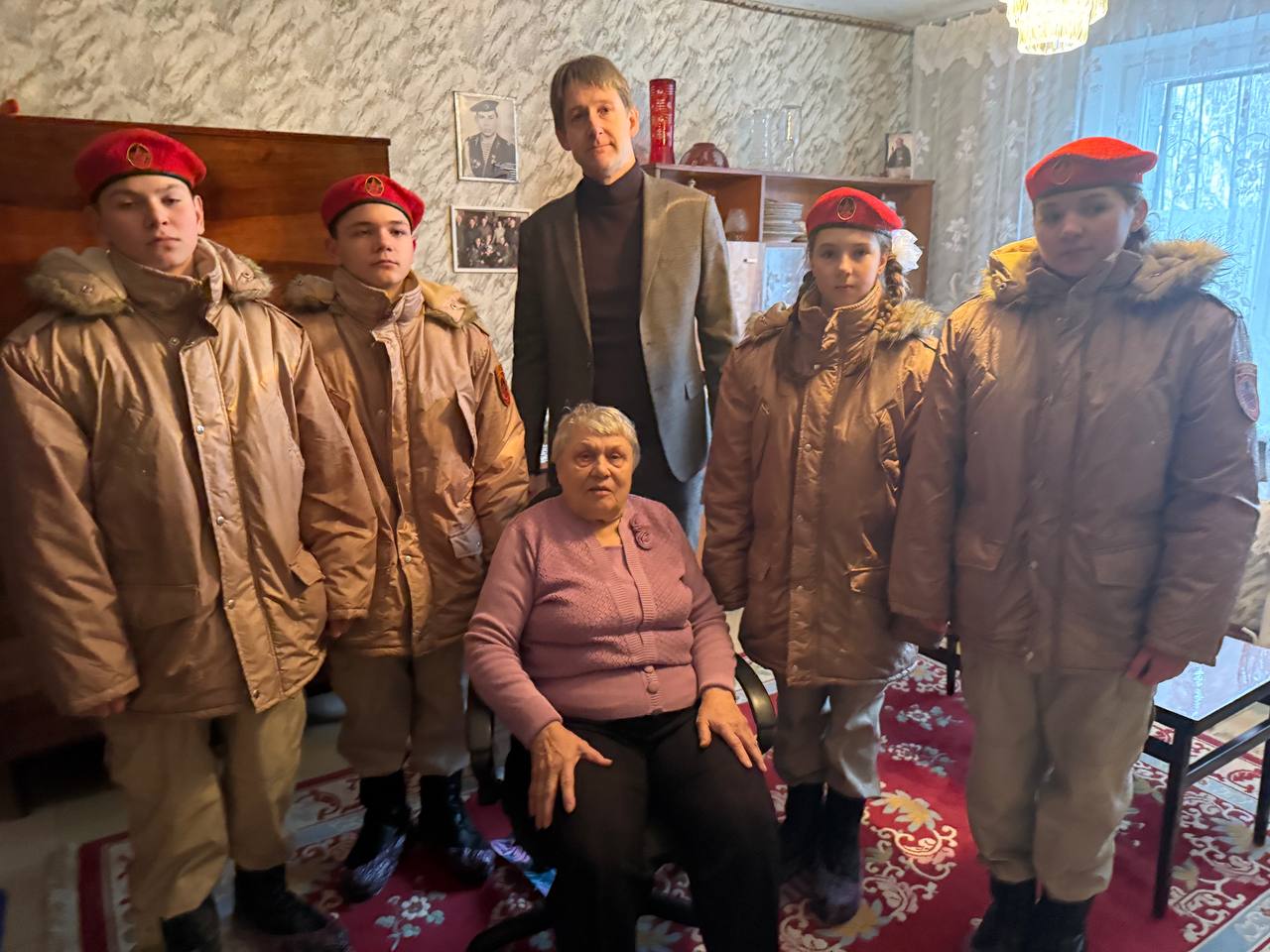 Сегодня, 13 февраля, в канун 37-й годовщины со дня вывода советских войск из Республики Афганистан, руководитель Управы Центрально-Городского внутригородского района Алексей Еськов и представители Юнармии посетили матерей...