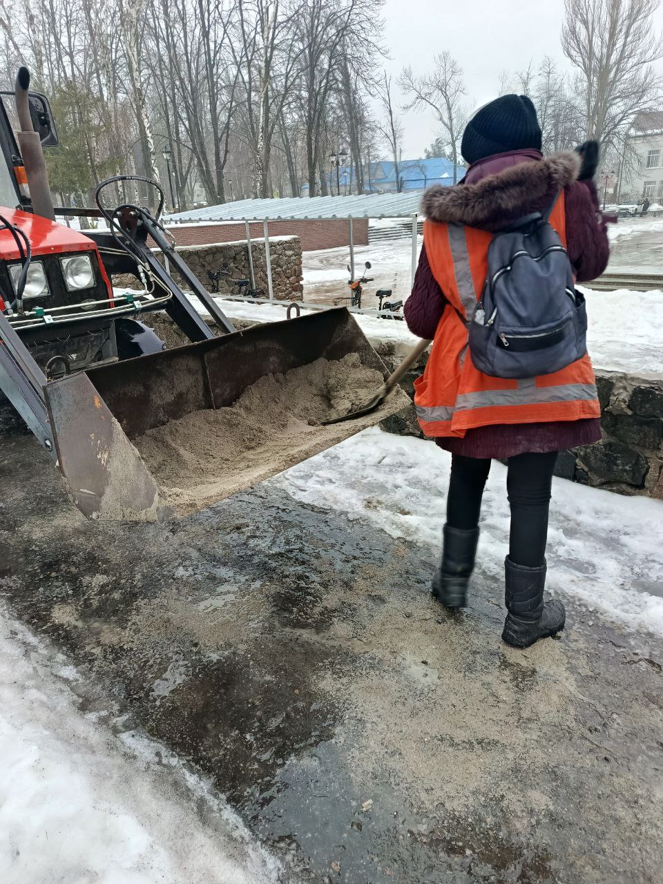 Константин Зинченко: Сегодня мы столкнулись с непростыми погодными условиями, однако коммунальное предприятие МБУ «Служба благоустройства «Комфорт» оперативно приступило к устранению последствий непогоды Константин Зинченко: Сегодня мы столкнулись с непростыми погодными условиями, однако коммунальное предприятие МБУ «Служба благоустройства «Комфорт» оперативно приступило к устранению последствий непогоды