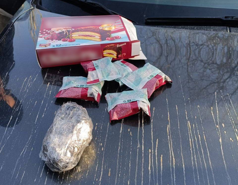 Полицейские пресекли попытку незаконного сбыта наркотиков в пгт