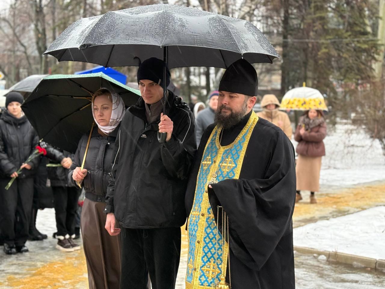 В Шахтерске провели митинг ко Дню памяти о россиянах, исполняющих служебный долг за пределами Отечества В Шахтерске провели митинг ко Дню памяти о россиянах, исполняющих служебный долг за пределами Отечества