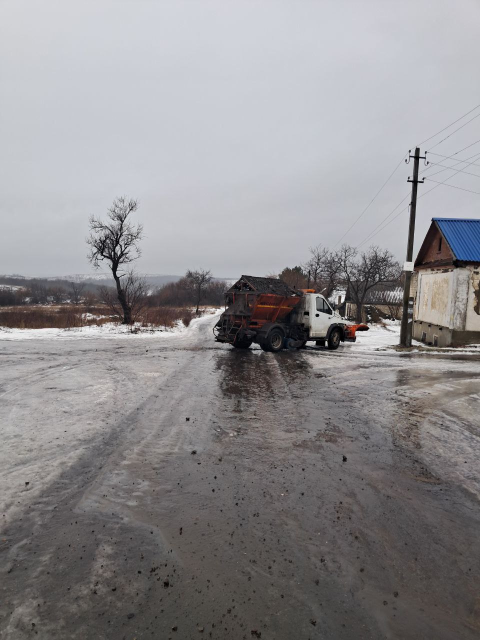 Муниципальные предприятия продолжают работы по зимнему содержанию Муниципальные предприятия продолжают работы по зимнему содержанию