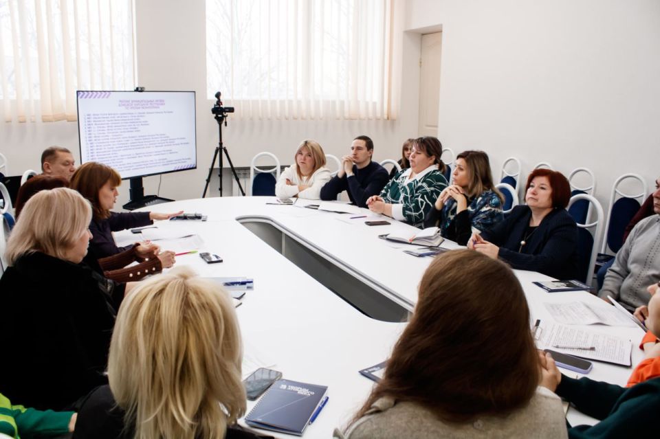 В Донецке прошло расширенное совещание с руководителями музеев ДНР В Донецке прошло расширенное совещание с руководителями музеев ДНР