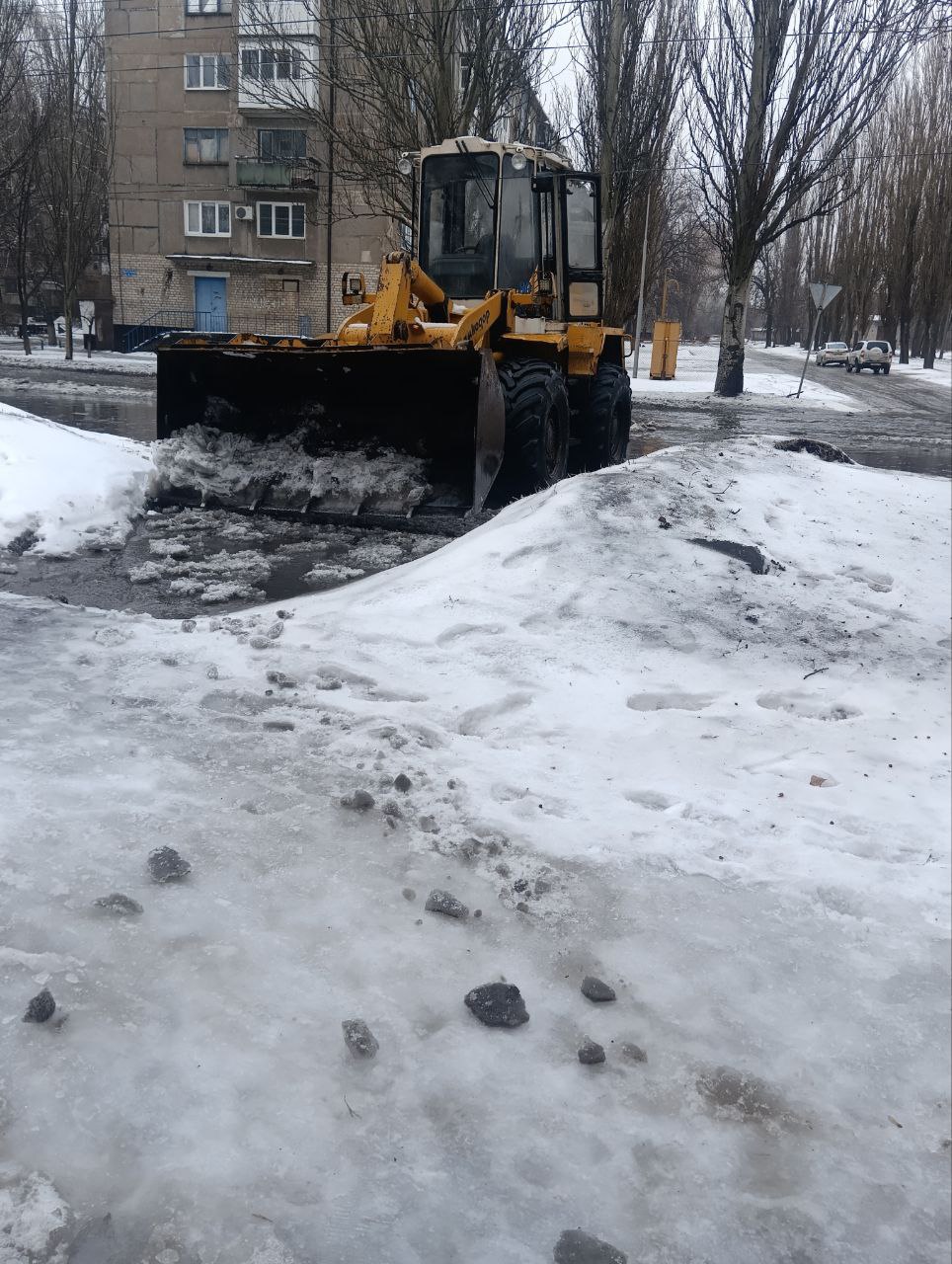 Муниципальные предприятия продолжают работы по зимнему содержанию