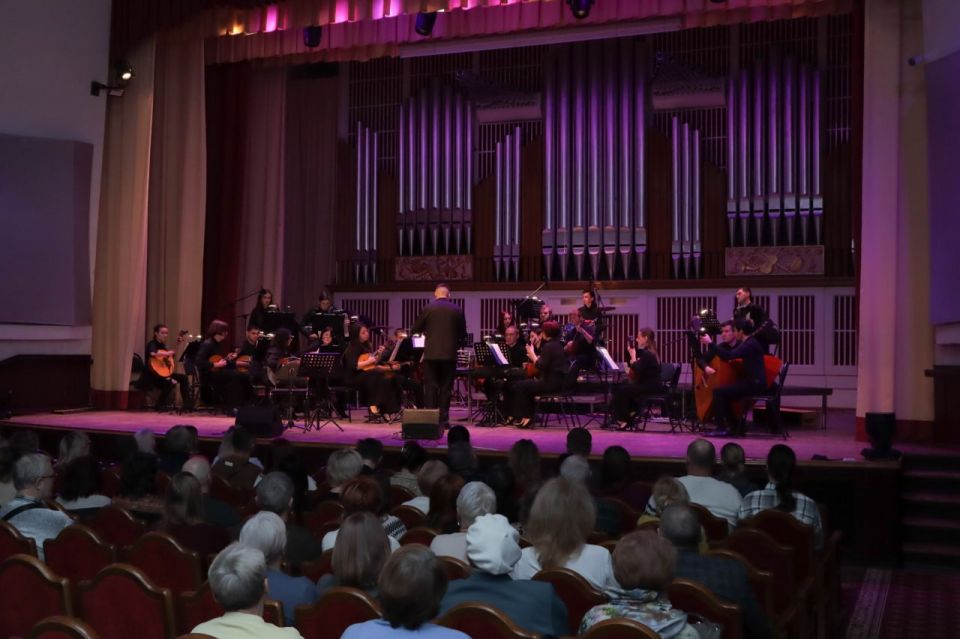 В Донецкой филармонии прошел концерт «Рок&кадриль» В Донецкой филармонии прошел концерт «Рок&кадриль»