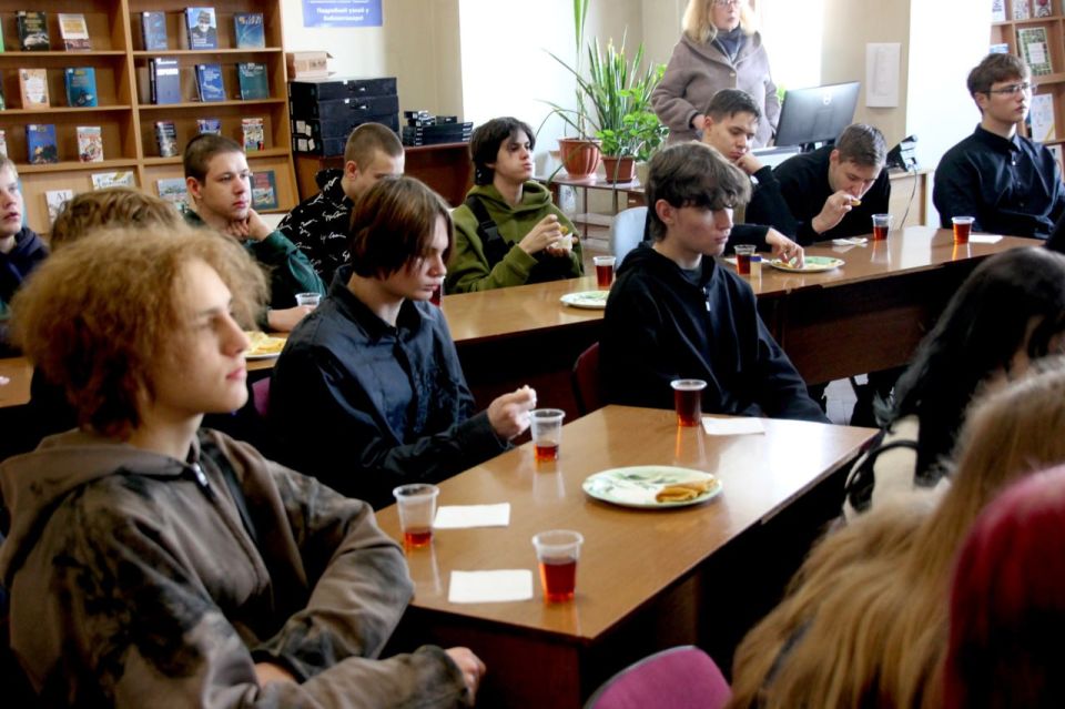 Фольклорная программа «Пришла Масленица – семь дней гуляй!» в библиотеке имени Н.К. Крупской Фольклорная программа «Пришла Масленица – семь дней гуляй!» в библиотеке имени Н.К. Крупской