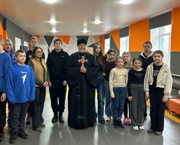 14.02.2026 года, в преддверии светлого праздника Сретения Господня и в рамках празднования Дня православной молодёжи, МБУ "Вольненский СДК" совместно с Вольненской библиотекой и протоиереем А. В. Раевским , настоятелем...